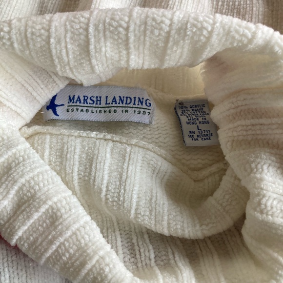 Red white and snowflake turtleneck sweater size L - Picture 8 of 8